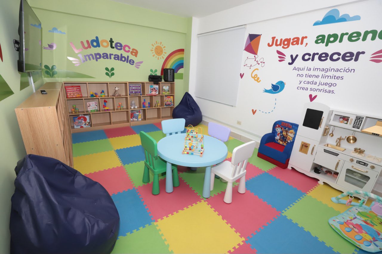 Pepe Chedraui inaugura ludoteca, sala de lactancia y espacios de atención psicológica para el bienestar de las mujeres
